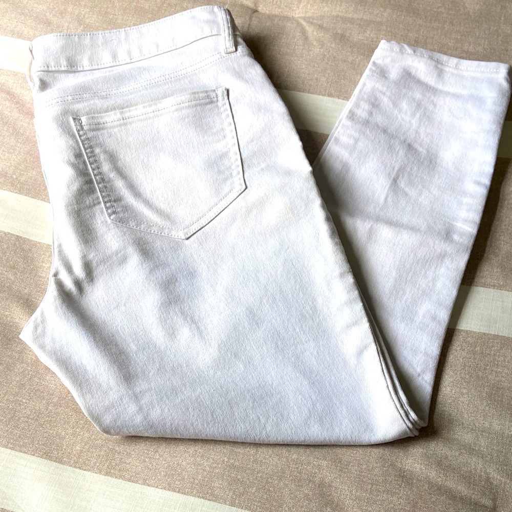 Women’s White Jeans